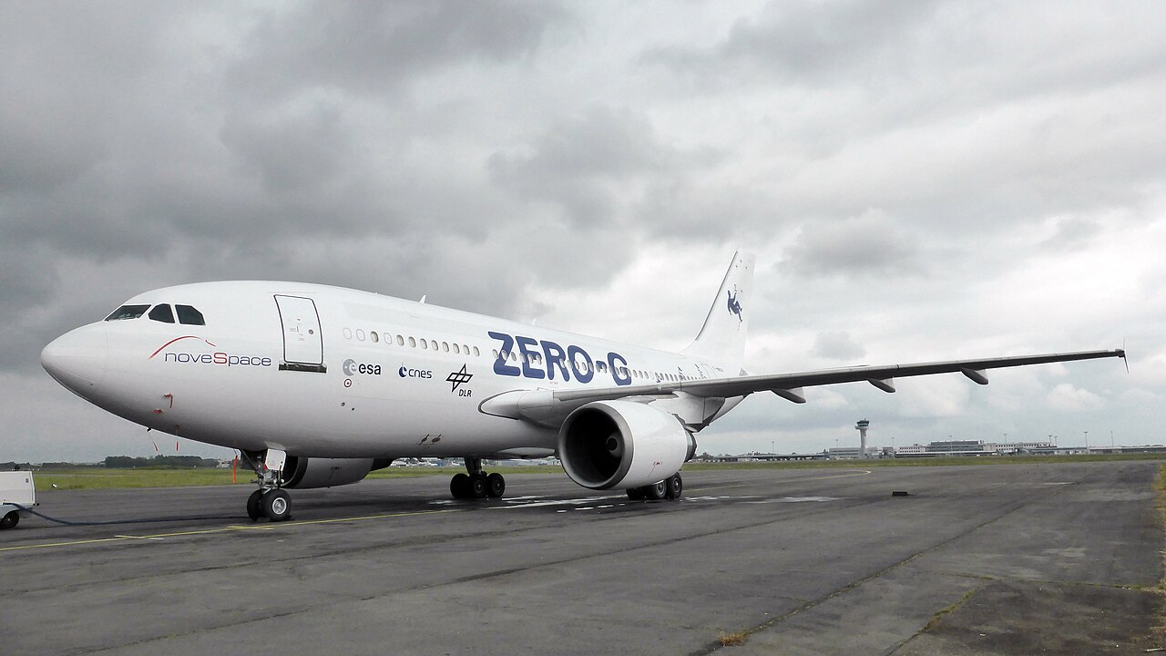 Airbus A310 commercial airliner