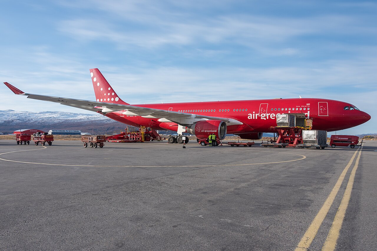 Airbus A330-200 commercial airliner