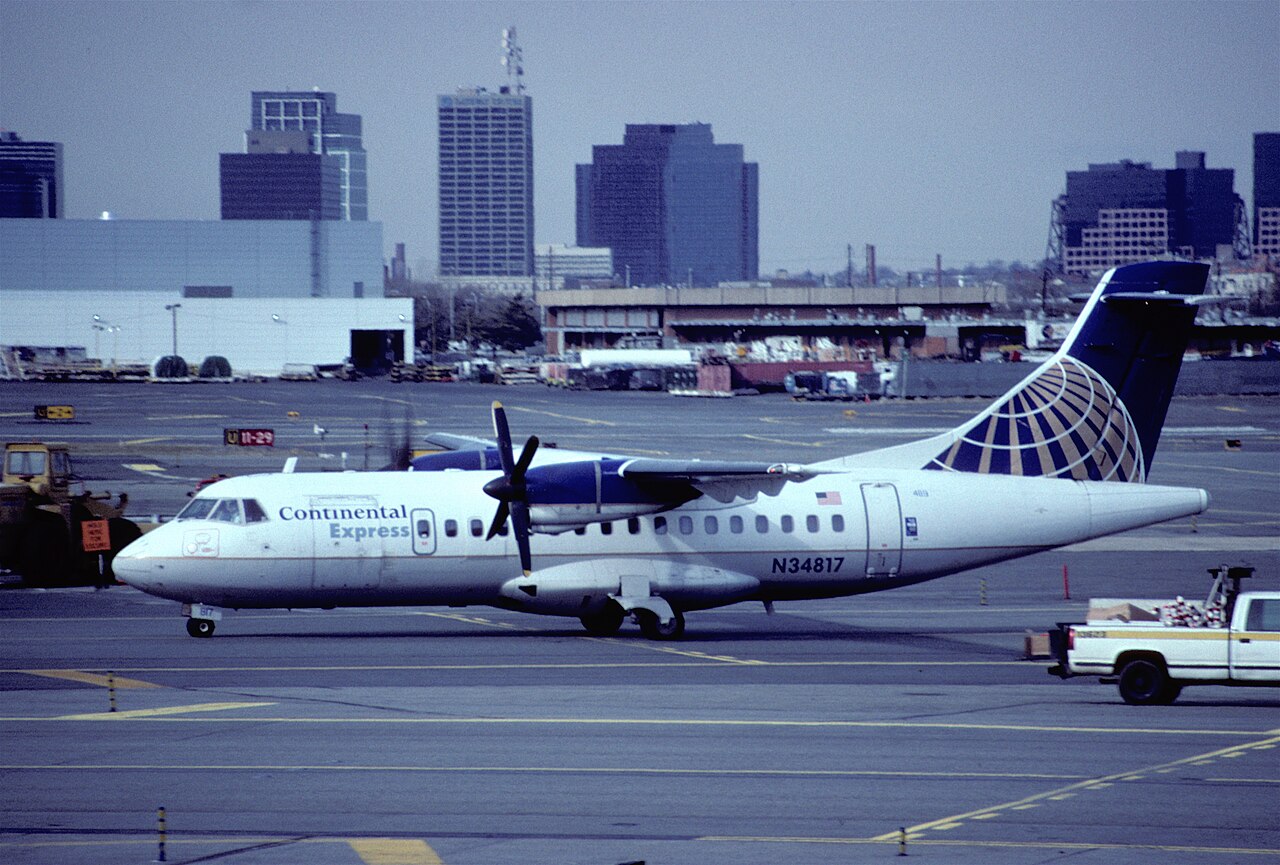 ATR 42-300 commercial airliner