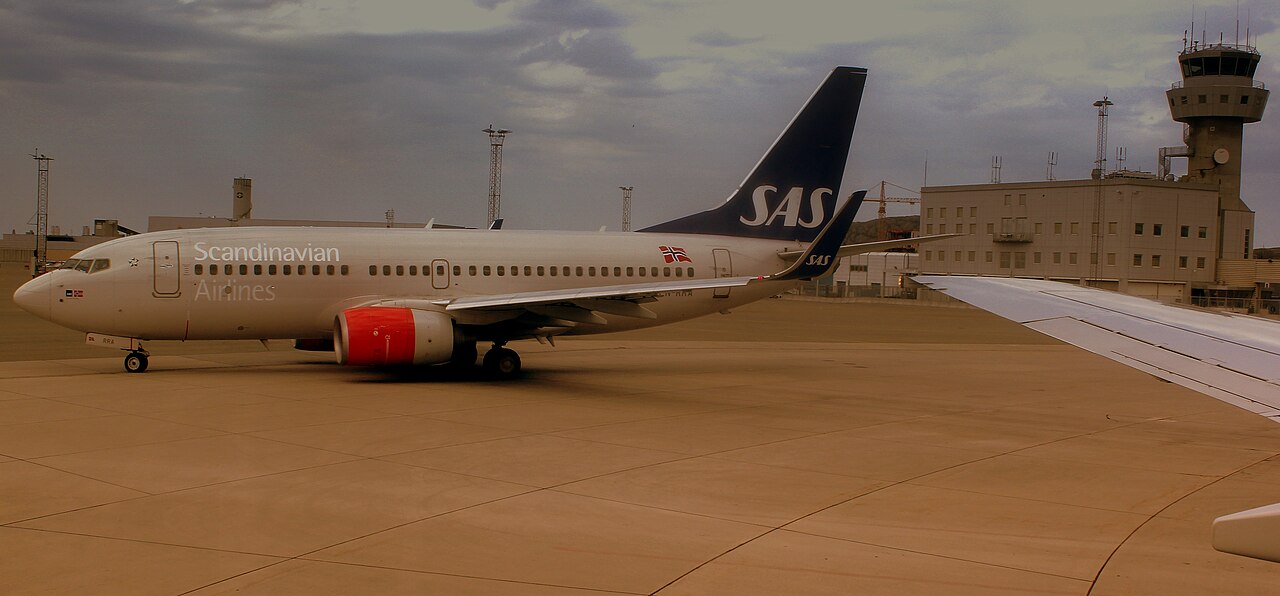 Boeing 737-600 commercial airliner