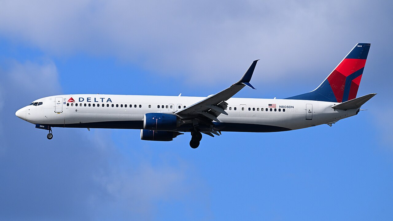 Boeing 737-900ER commercial airliner