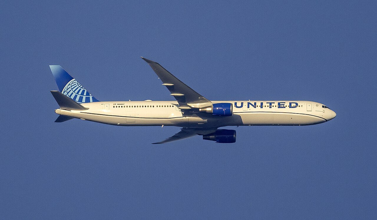 N830MH (Boeing 767-400ER)