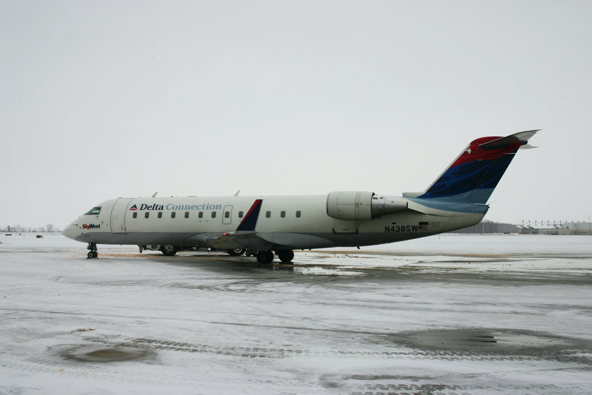 N593ML (Bombardier CRJ200)