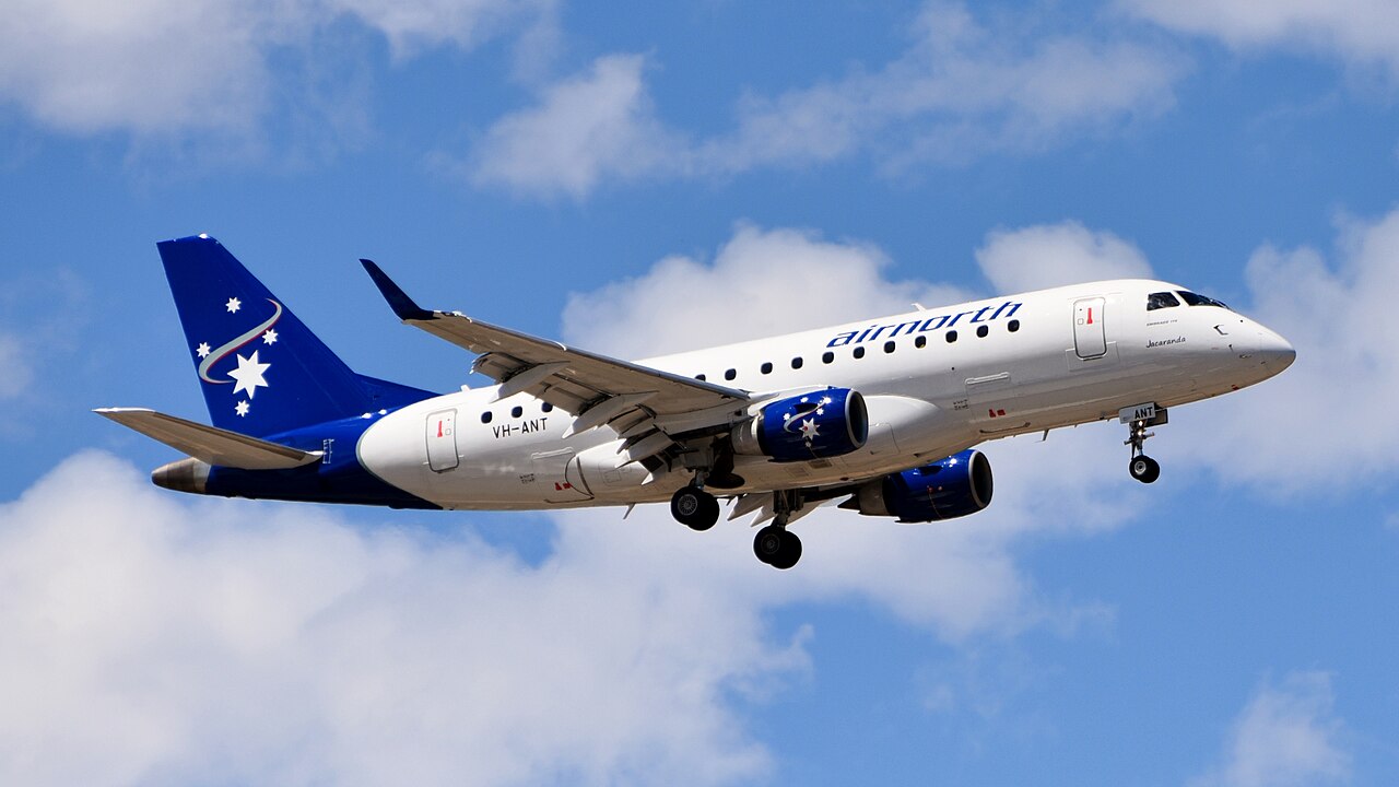 N855RW (Embraer E170)
